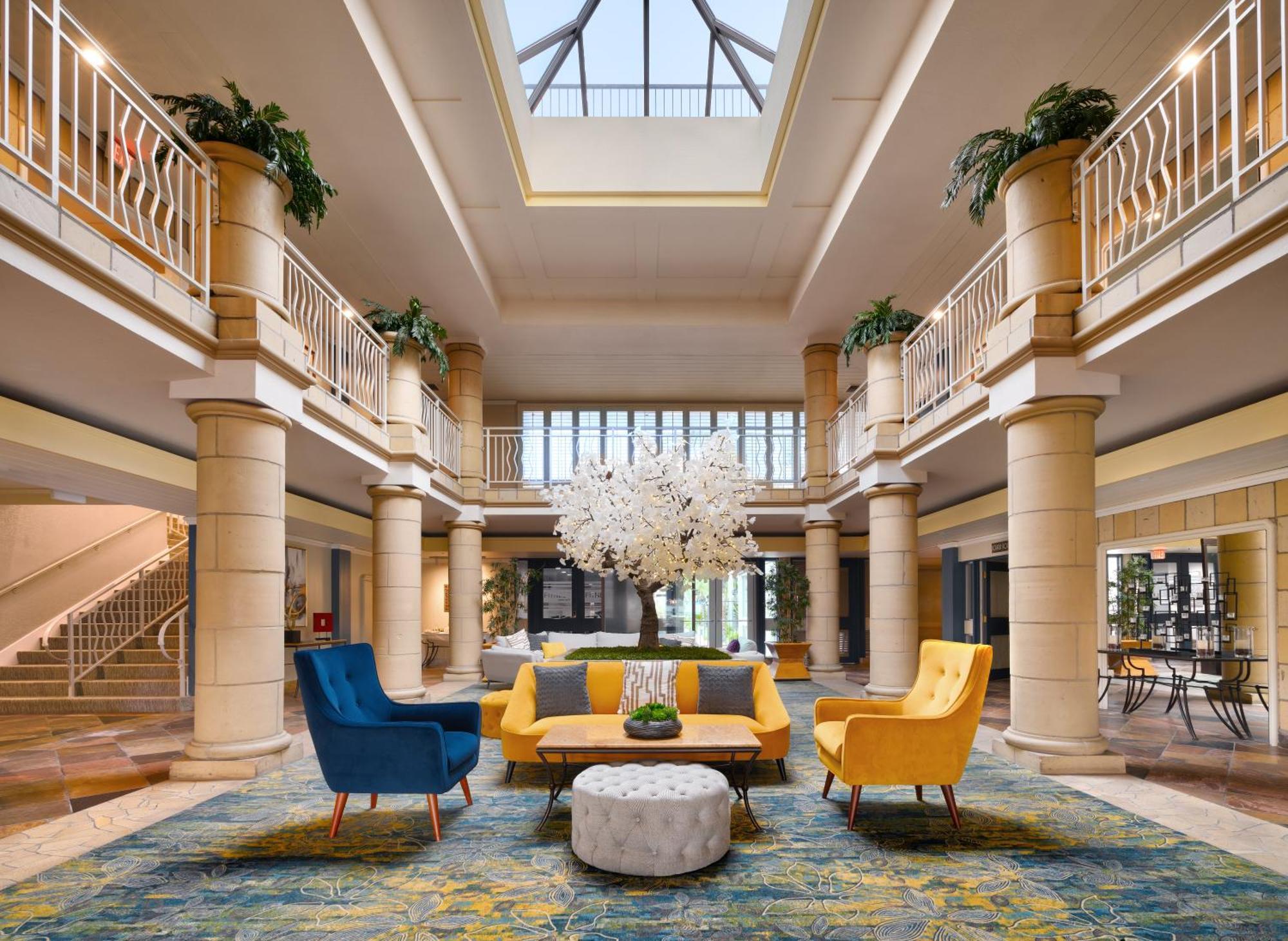 Atrium Hotel Orange County Ирвайн Экстерьер фото